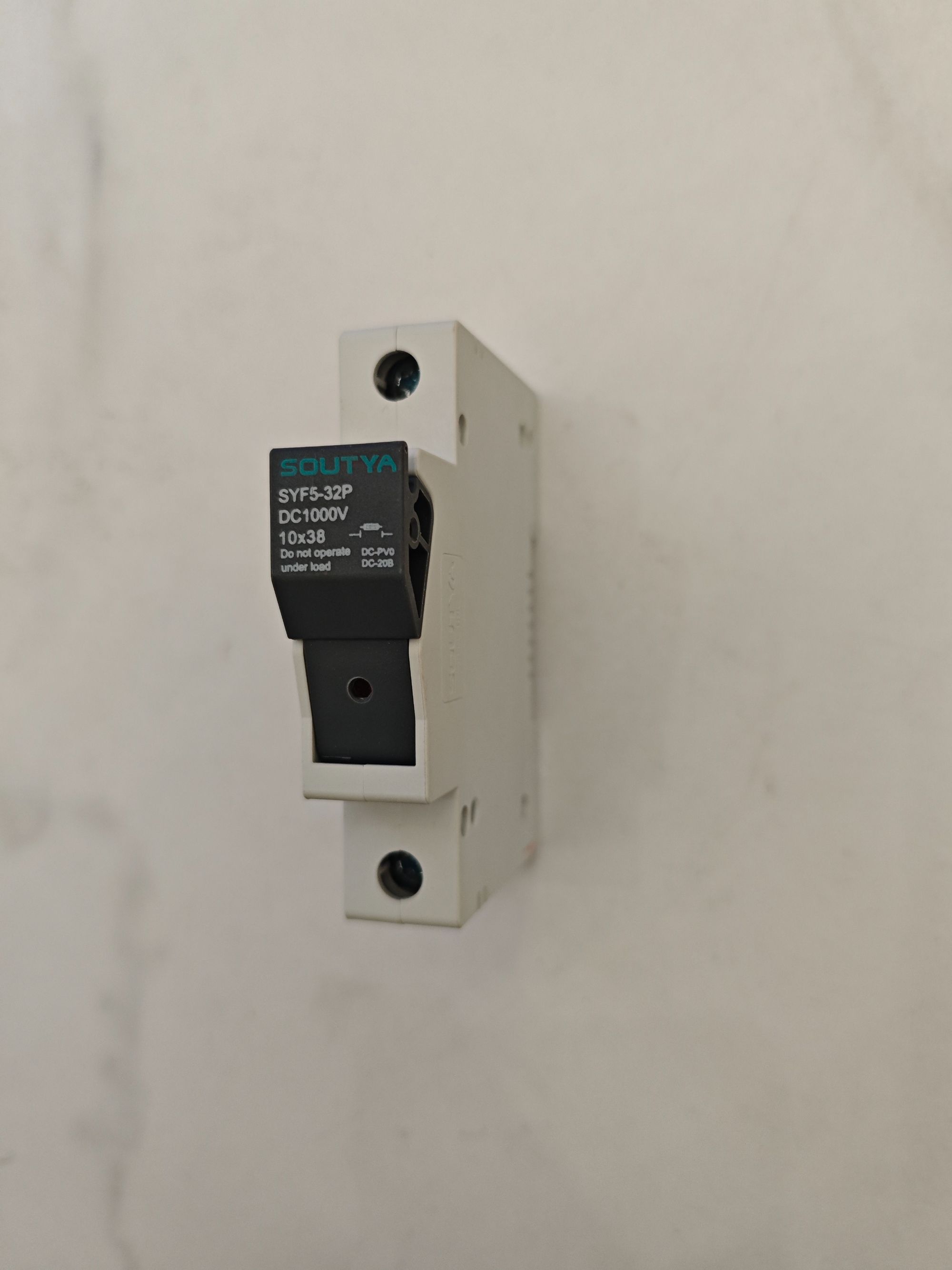 OEM Fuse Holder Manufacturer Essentials for Safe and Efficient Designs